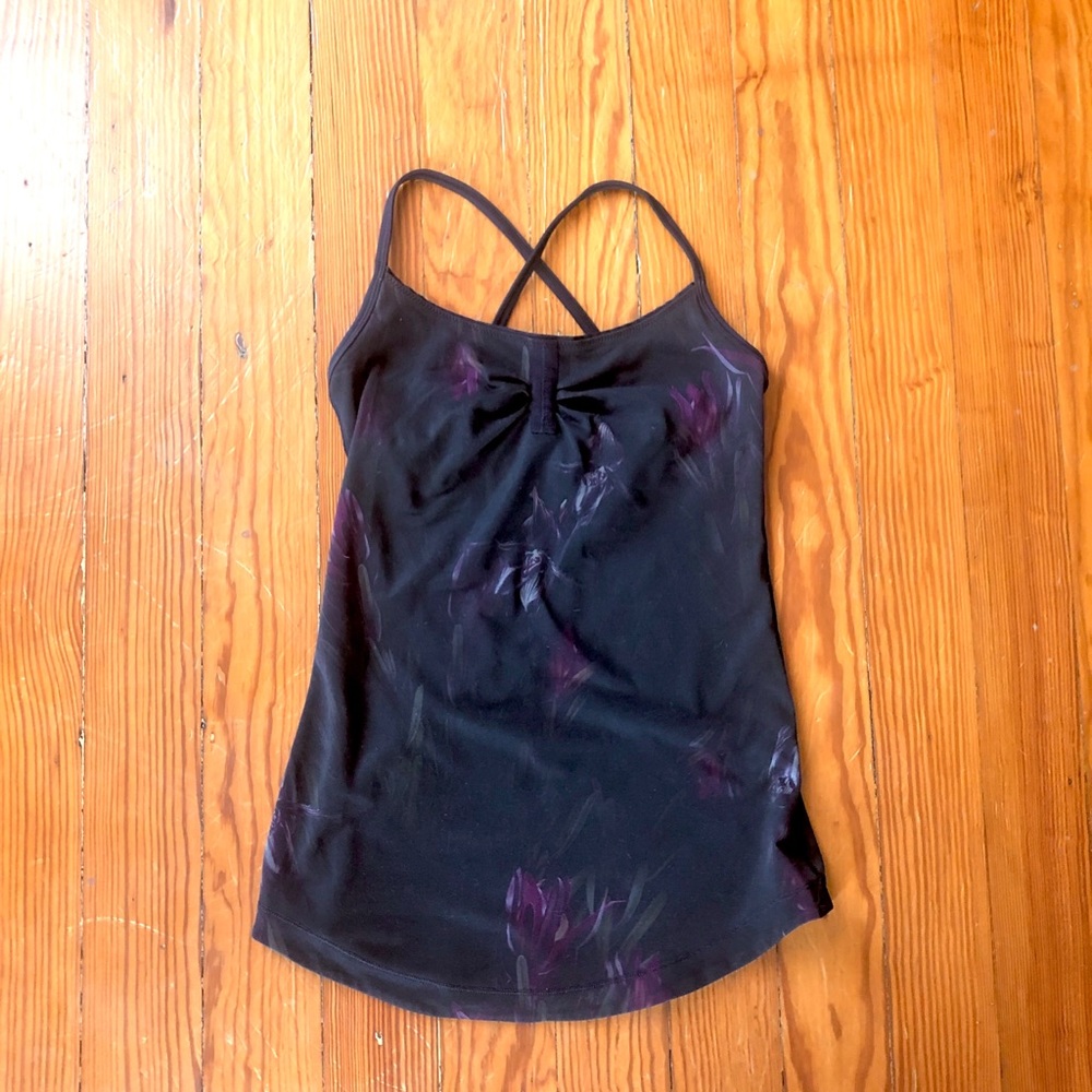 Black Lululemon tank